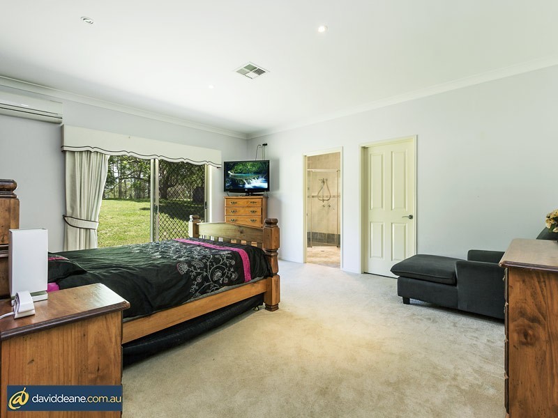 61 Whiteside Rd, Whiteside QLD 4503
