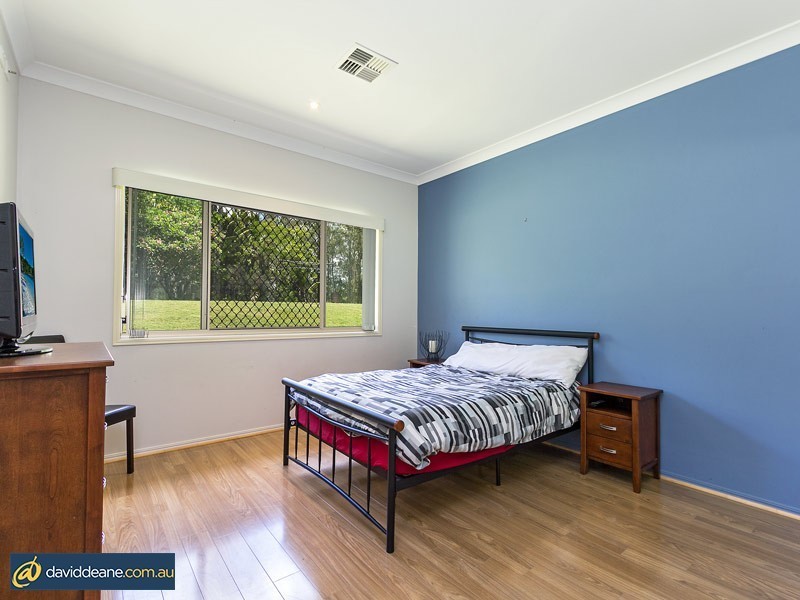 61 Whiteside Rd, Whiteside QLD 4503