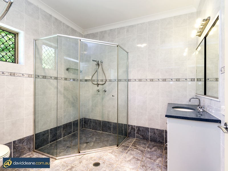 61 Whiteside Rd, Whiteside QLD 4503