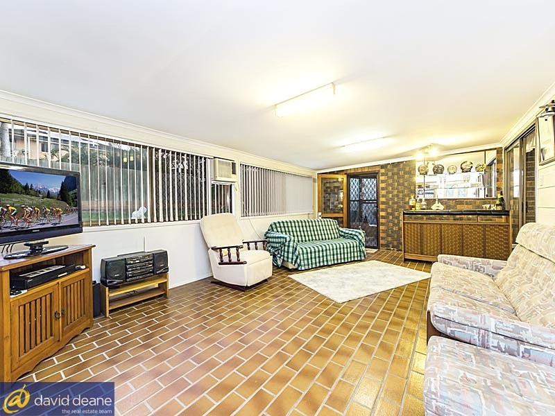 8 Clarendon St, Strathpine QLD 4500