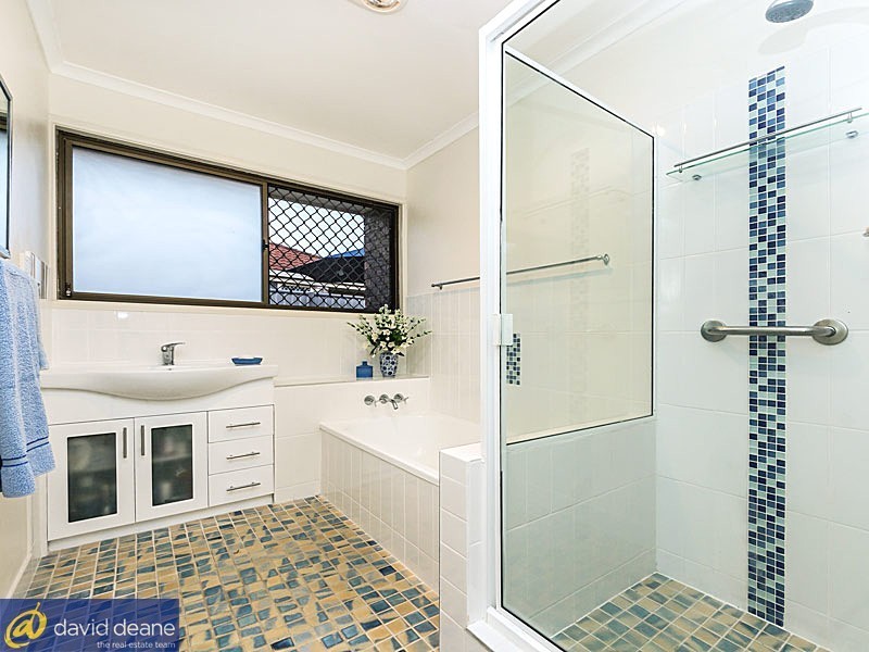 8 Clarendon St, Strathpine QLD 4500