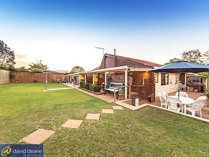8 Clarendon St, Strathpine QLD 4500