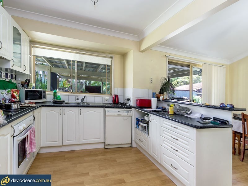 74 Allison Dr, Kallangur QLD 4503