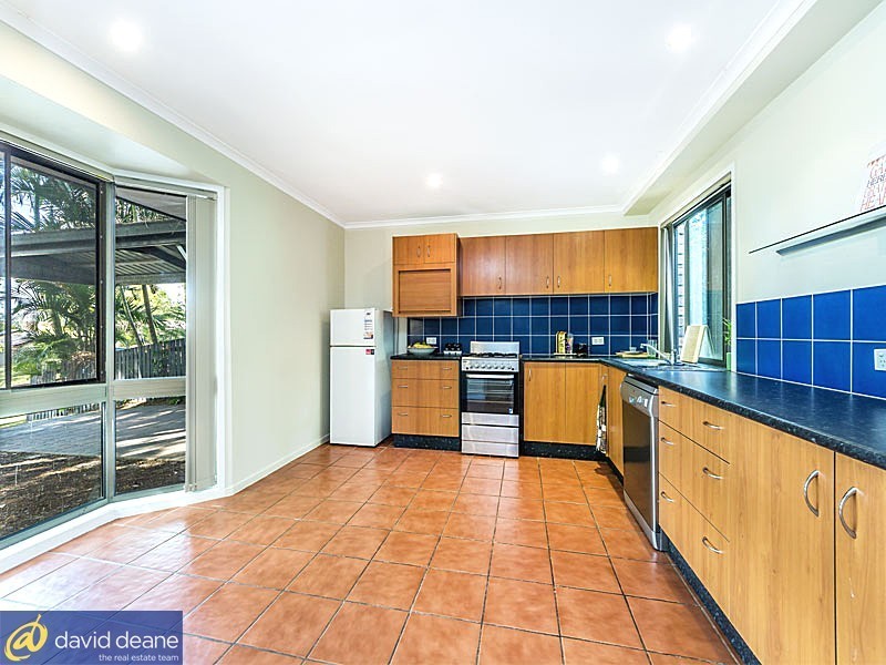 24 Woodlands Ave, Petrie QLD 4502