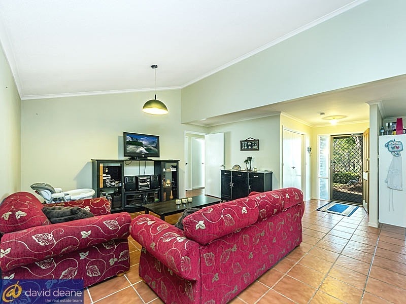 24 Woodlands Ave, Petrie QLD 4502