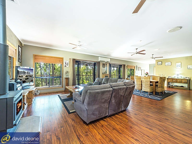 858 Clear Mountain Road, Cashmere QLD 4500