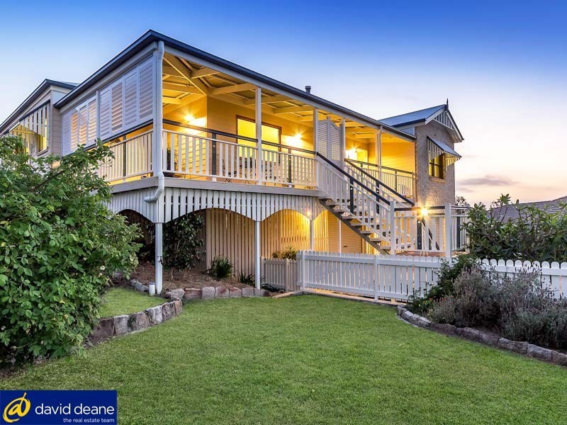 8 Beakey Close, Petrie QLD 4502