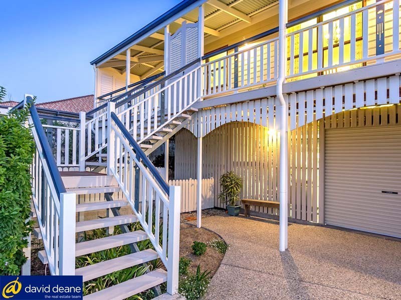 8 Beakey Close, Petrie QLD 4502