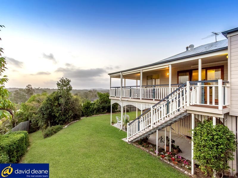 8 Beakey Close, Petrie QLD 4502