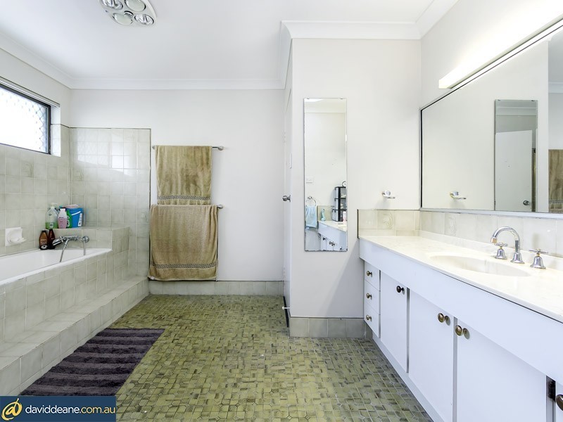 28 Harvey St, Strathpine QLD 4500
