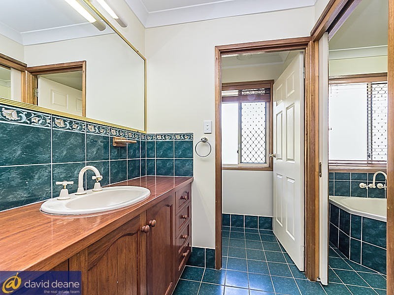 2 Piccadilly St, Strathpine QLD 4500