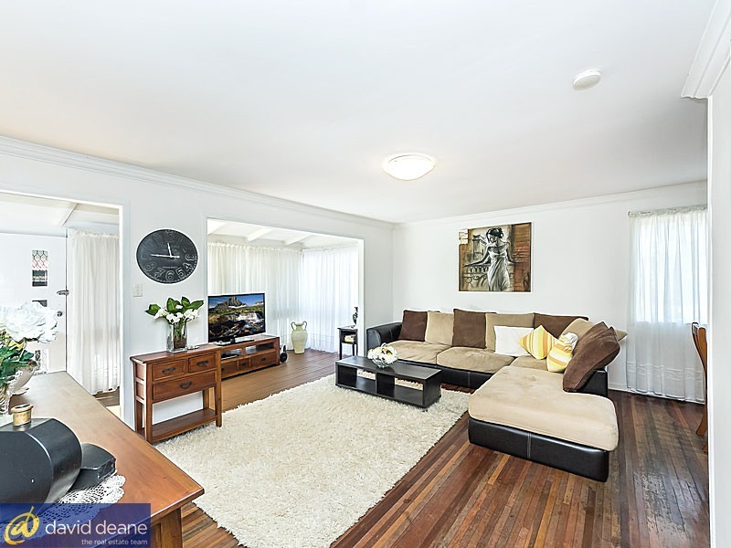 29 Joora Av, Petrie QLD 4502