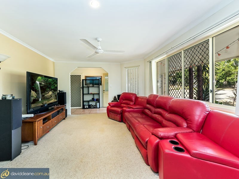 22 Jenelle St, Kallangur QLD 4503