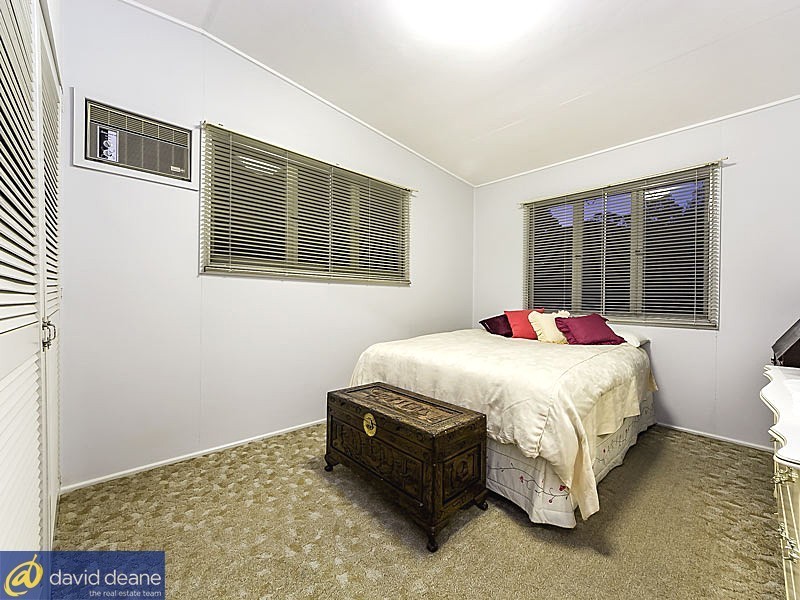 14 Joora Av, Petrie QLD 4502