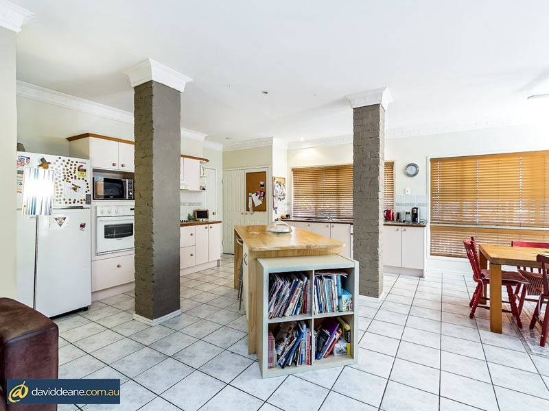 55 Eucumbene Dr, Petrie QLD 4502