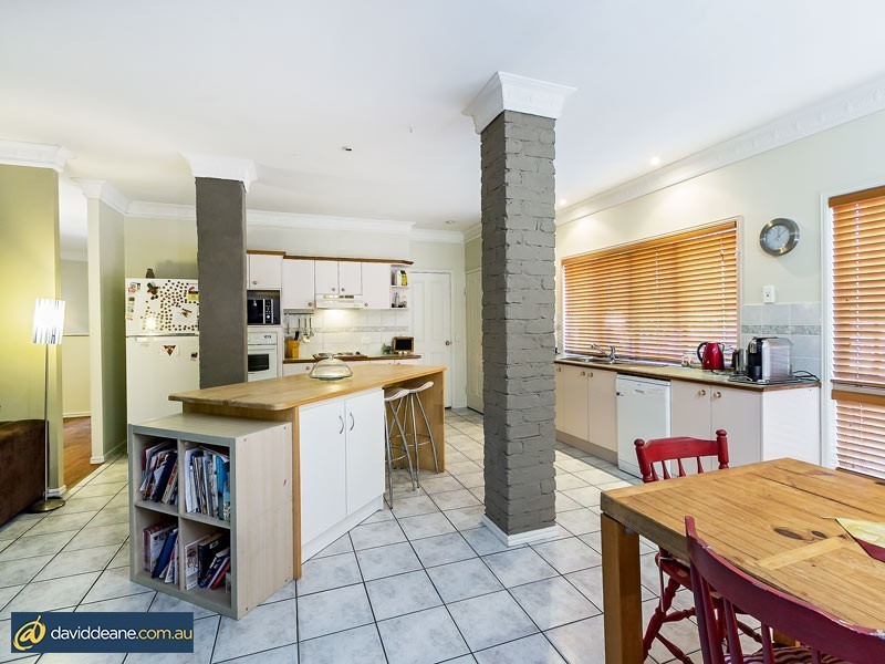 55 Eucumbene Dr, Petrie QLD 4502