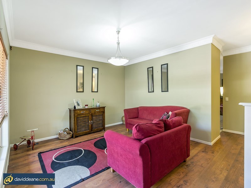 55 Eucumbene Dr, Petrie QLD 4502