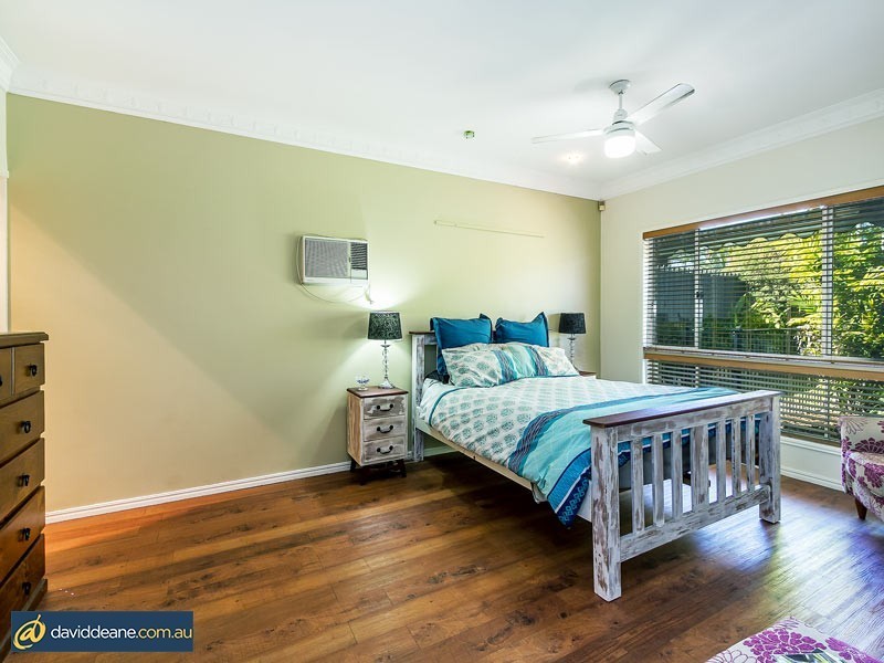 55 Eucumbene Dr, Petrie QLD 4502