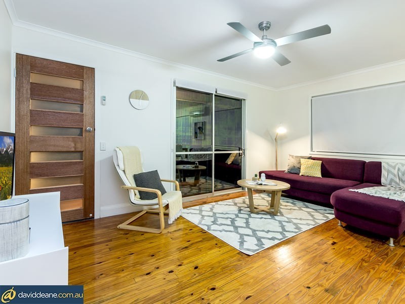 22 Frenchs Rd, Petrie QLD 4502