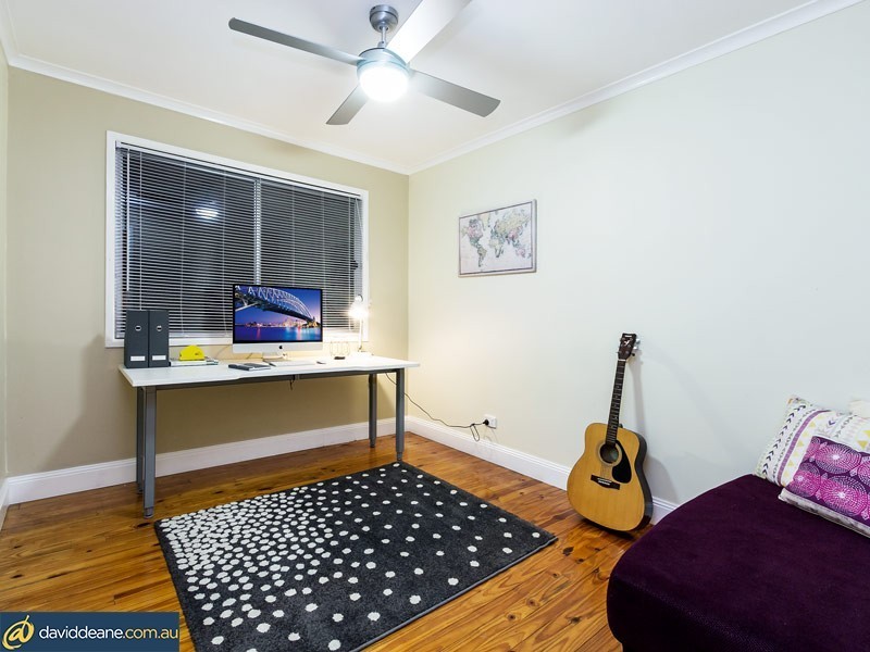 22 Frenchs Rd, Petrie QLD 4502