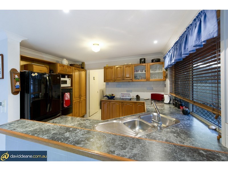 10 Kirri Ave, Petrie QLD 4502