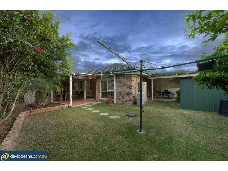 10 Kirri Ave, Petrie QLD 4502
