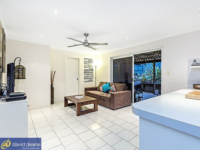 11 Fontenay Ct, Petrie QLD 4502