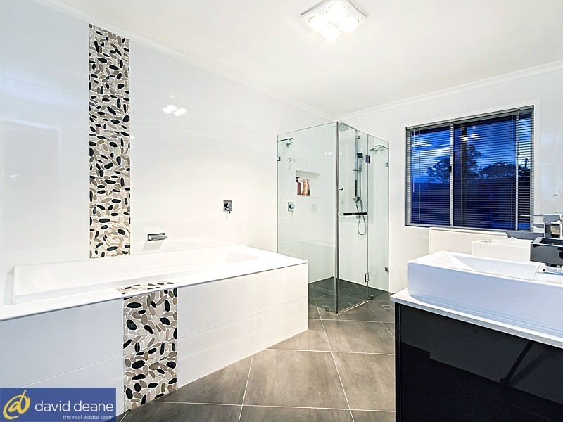 11 Fontenay Ct, Petrie QLD 4502