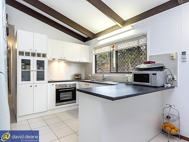 22 Beeville Rd, Petrie QLD 4502