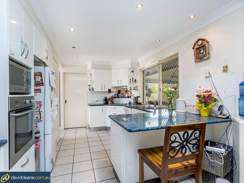14 Lynanda Crt, Rothwell QLD 4022