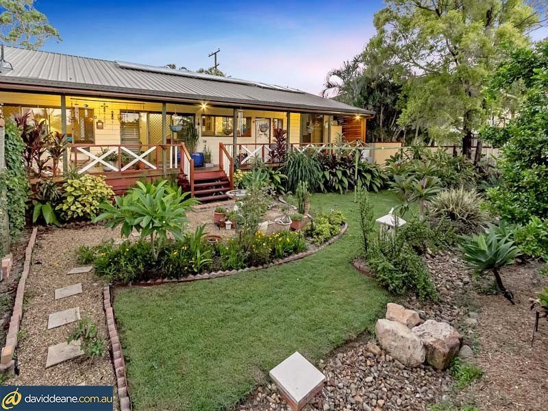 27 Chambery Road, Petrie QLD 4502