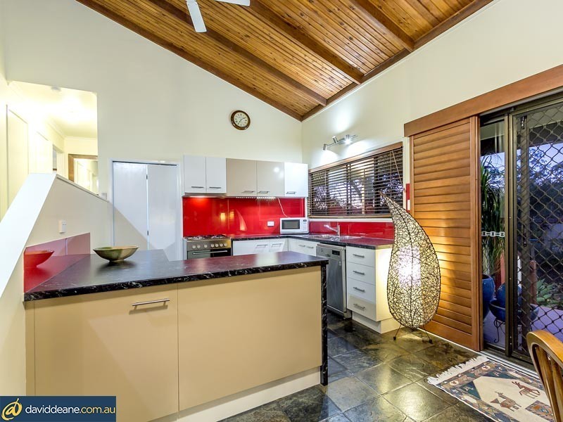 27 Chambery Road, Petrie QLD 4502