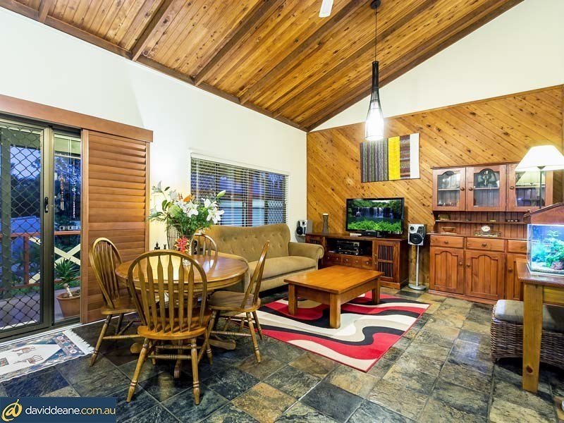 27 Chambery Road, Petrie QLD 4502