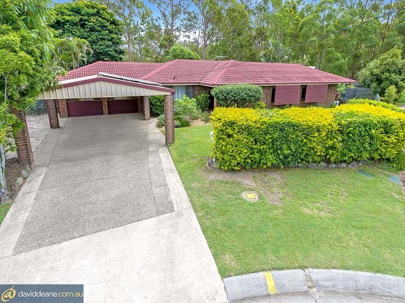 5 Colac Crt, Petrie QLD 4502
