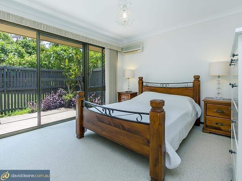 5 Colac Crt, Petrie QLD 4502