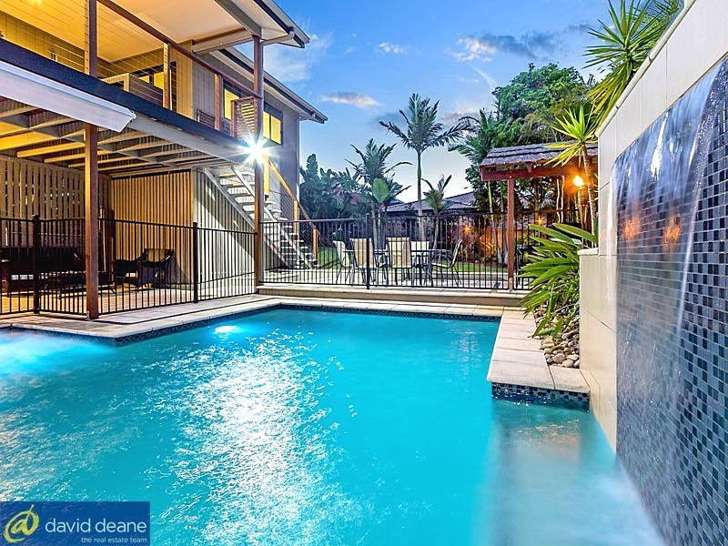 15 Hopkins St, Petrie QLD 4502