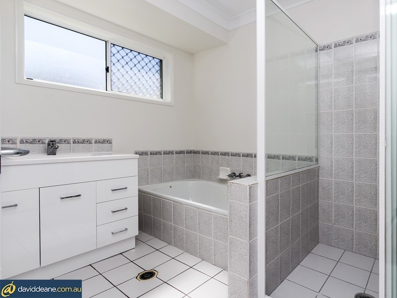 68 Ferrari St, Lawnton QLD 4501