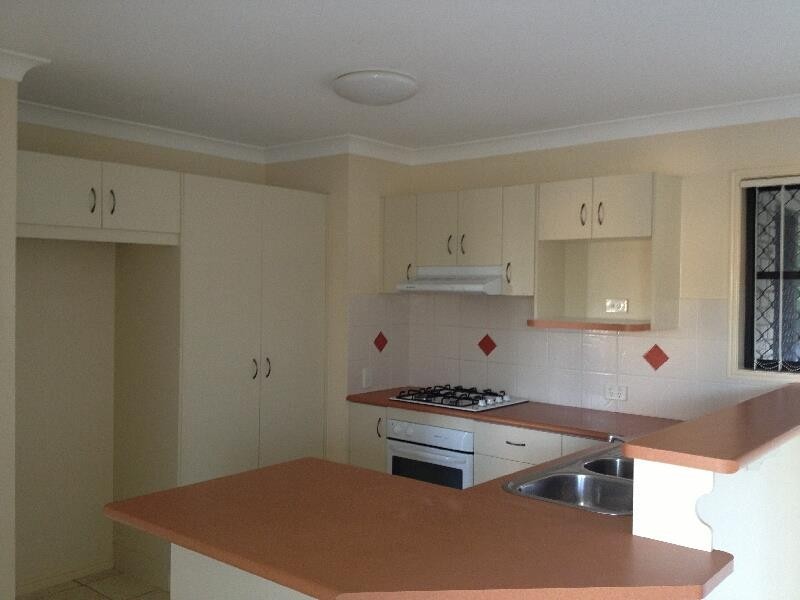 10 Mowbray Court, Kallangur QLD 4503