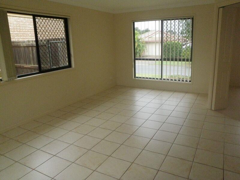 10 Mowbray Court, Kallangur QLD 4503