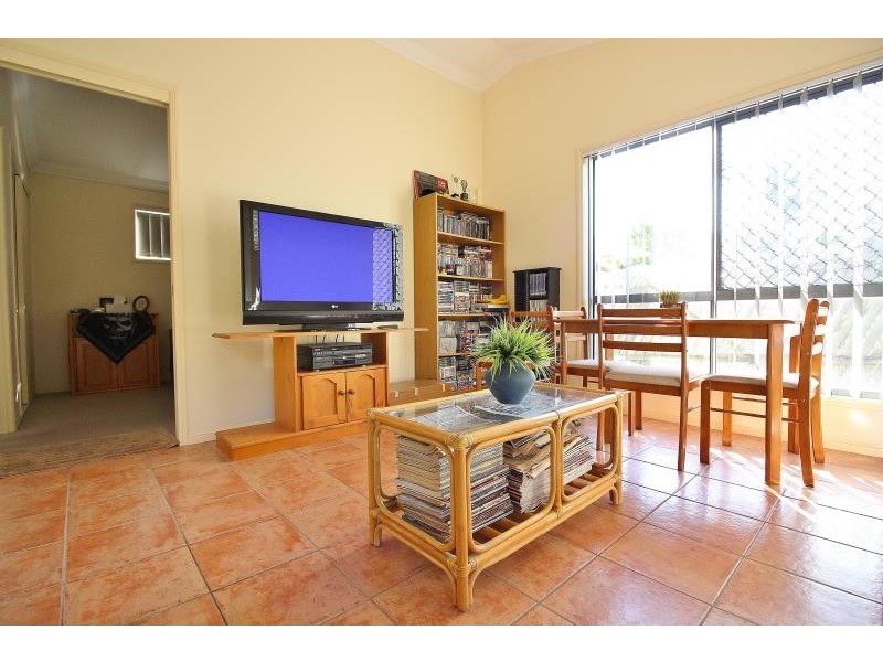 2/69 Frenchs Road, Petrie QLD 4502