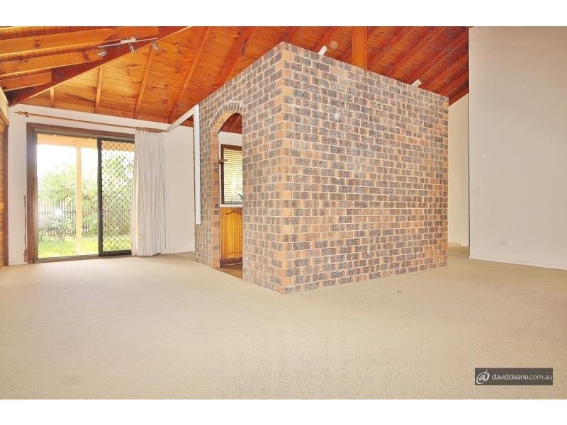 21 Pymble Ave, Petrie QLD 4502