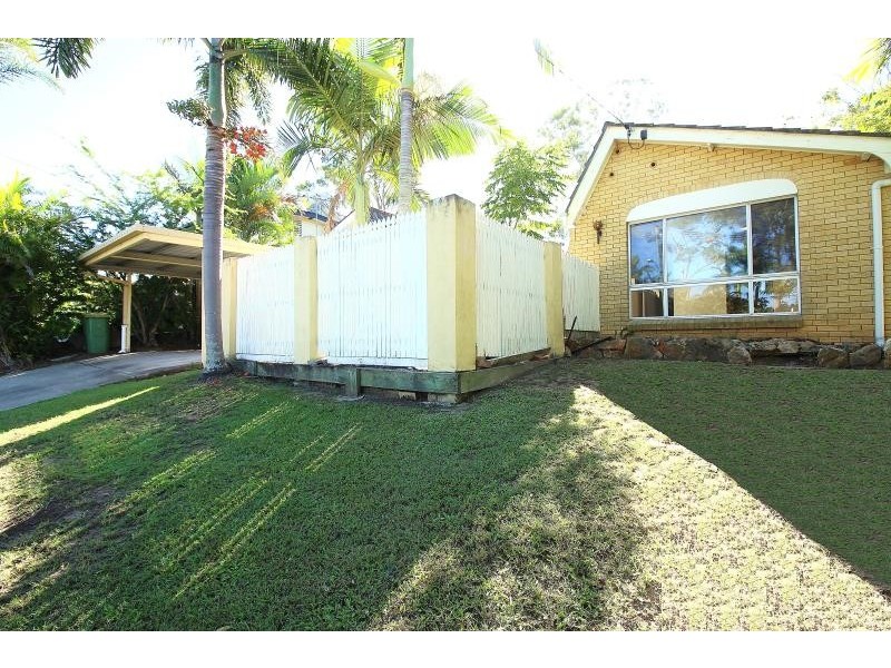 4 Lindfield Dve, Petrie QLD 4502