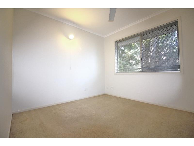 4 Lindfield Dve, Petrie QLD 4502