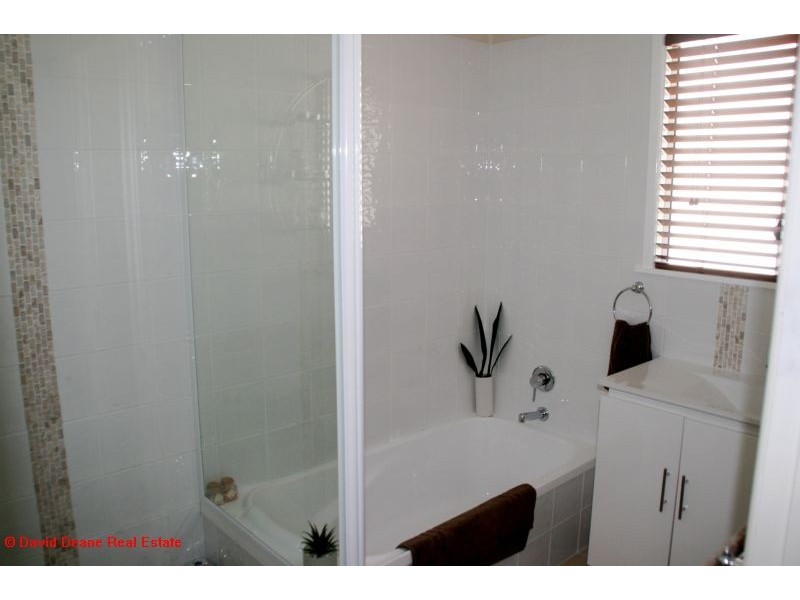 24 HEDGE, Strathpine QLD 4500