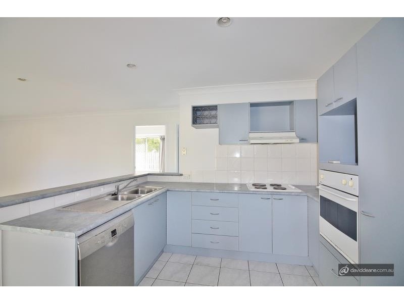 5 Kirri Ave, Petrie QLD 4502
