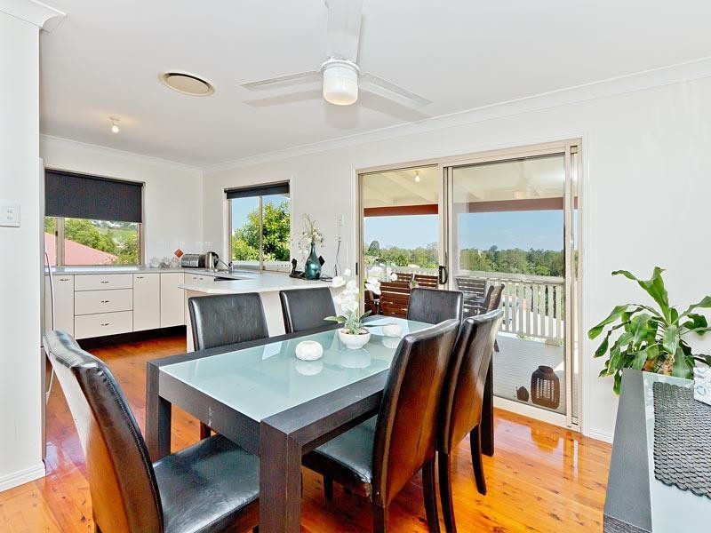 43 Washbrook Crescent, Petrie QLD 4502