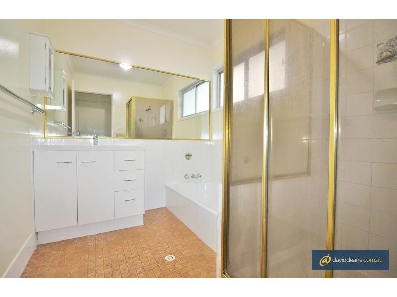 15 Illoura St, Petrie QLD 4502