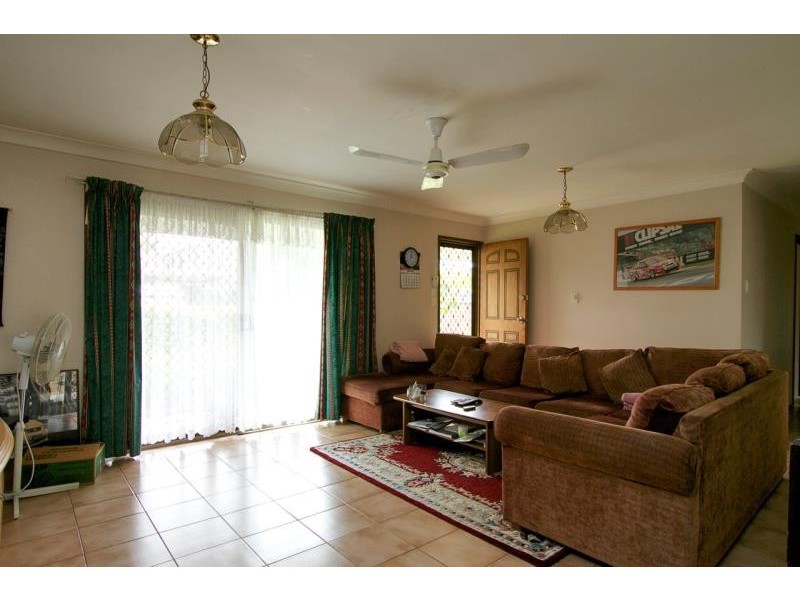 1 Jasmine St, Strathpine QLD 4500