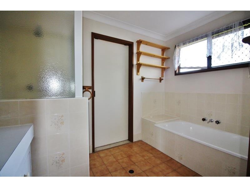 1 Jasmine St, Strathpine QLD 4500