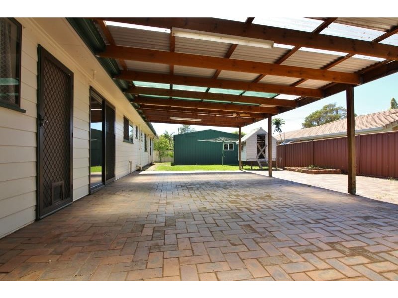 1 Jasmine St, Strathpine QLD 4500